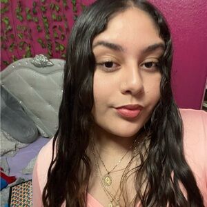 Meet your Posher, Emmaly